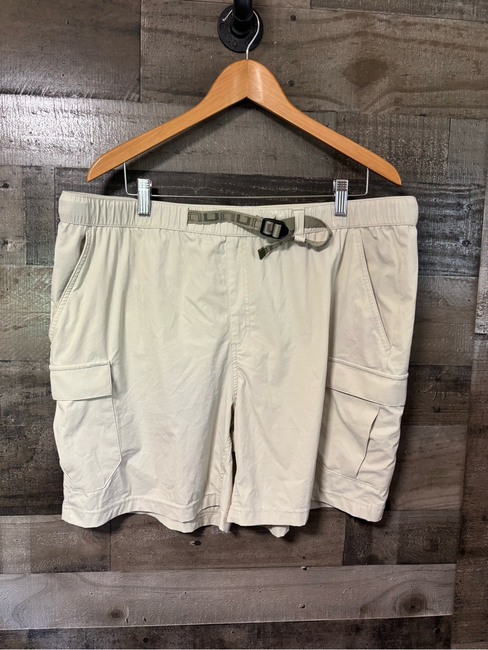 Huk Men's Fishing/ Boating Cargo Shorts - Light Tan with Integrated Belt XXL